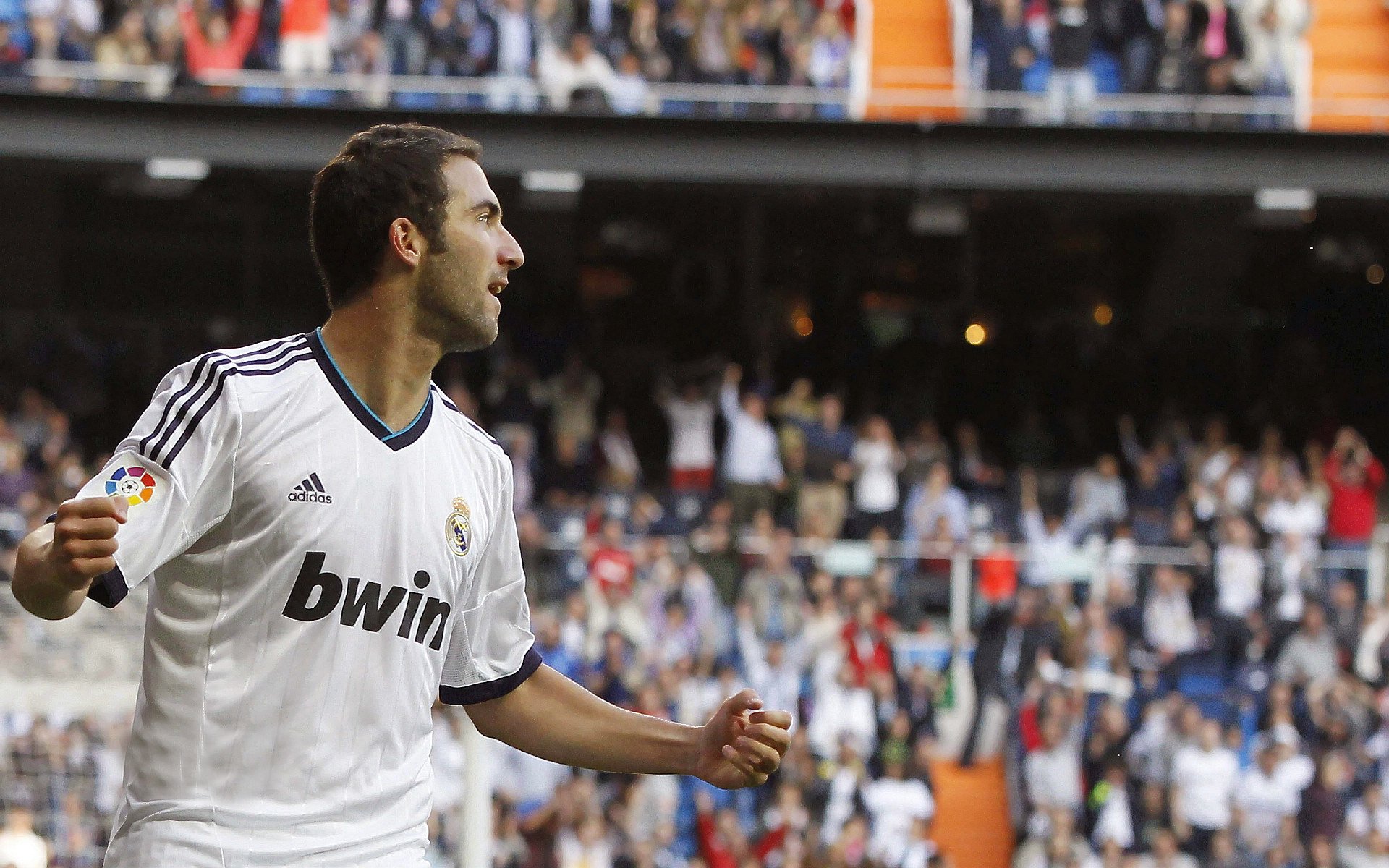 “尼古拉斯·桑特基:阿根廷美洲狮队的战术天才,未来值得关注”